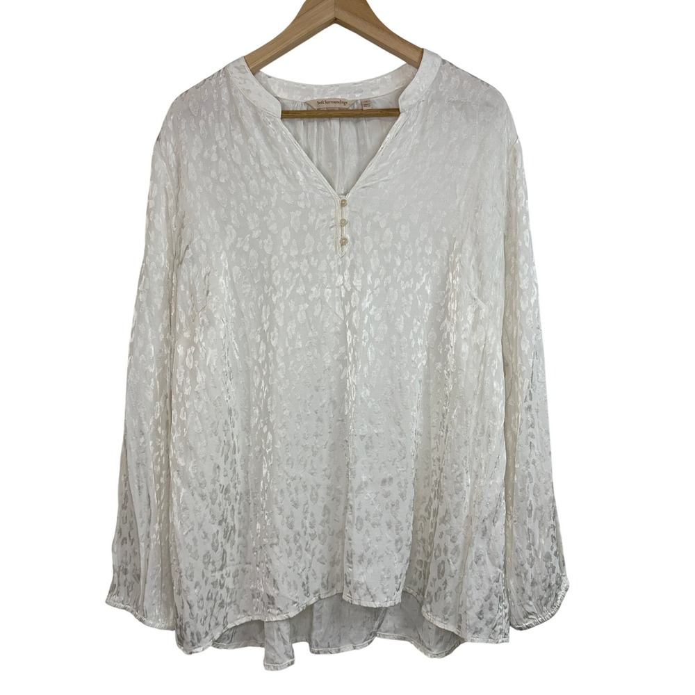 Soft Surroundings Womens Blouse 1X White Leopard Print VNeck Long Sleeve Elegant